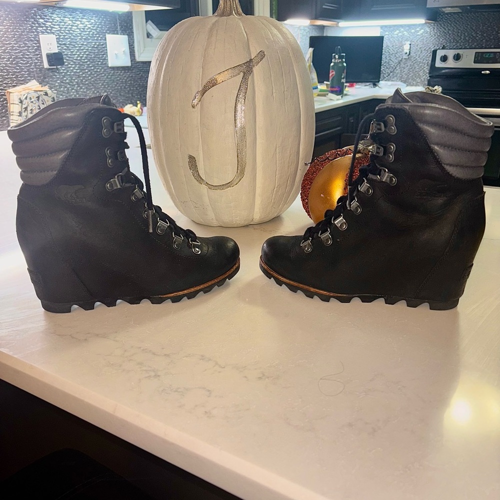 Sorel Black Lace Up Wedge Boots